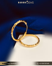 Load image into Gallery viewer, Hoop Earrings