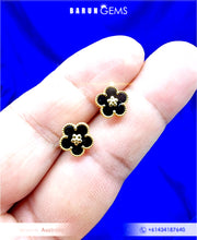 Load image into Gallery viewer, Gold Studs