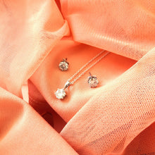 Load image into Gallery viewer, Moissanite