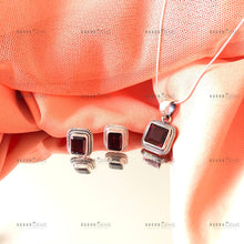 Load image into Gallery viewer, Garnet