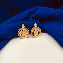 Load image into Gallery viewer, Coin Pendant