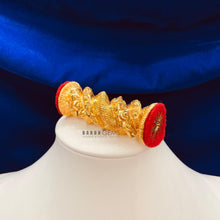 Load image into Gallery viewer, Maaili Tilhari (choose your potey)