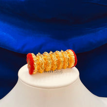 Load image into Gallery viewer, Maaili Tilhari (choose your potey)