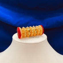 Load image into Gallery viewer, Maaili Tilhari (choose your potey)