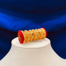 Load image into Gallery viewer, Maaili Tilhari (choose your potey)