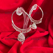 Load image into Gallery viewer, Beads Pinjada Jhumkas