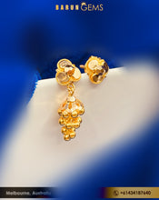 Load image into Gallery viewer, Gold Pinjada Earrings
