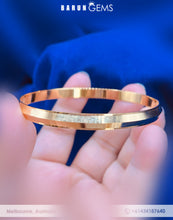 Load image into Gallery viewer, Gold Kaadaa Bangle
