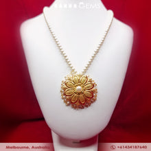 Load image into Gallery viewer, Pearl Necklace
