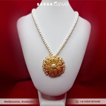 Load image into Gallery viewer, Pearl Necklace
