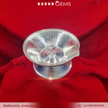 Load image into Gallery viewer, Stand Medium Silver Diyo
