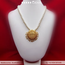 Load image into Gallery viewer, Pearl Necklace (Toddler/Teens)
