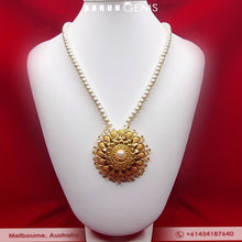 Load image into Gallery viewer, Pearl Necklace (Toddler/Teens)
