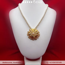 Load image into Gallery viewer, Pearl Necklace (Toddler/Teens)
