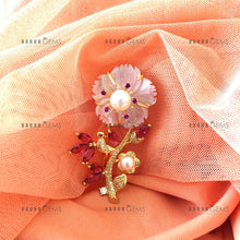 Load image into Gallery viewer, Individually handcrafted sparkling stone detailing, our &#39;Spring&#39; Brooch is a stunning piece to finish any day or evening looks.  Gold-colored plating with diamante details. Nickel and lead-free metal, Imitation Stones &amp; Natural Pearl.
