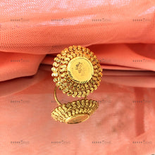 Load image into Gallery viewer, Gold Coin Swirl
