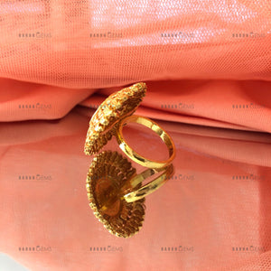 Gold Coin Swirl