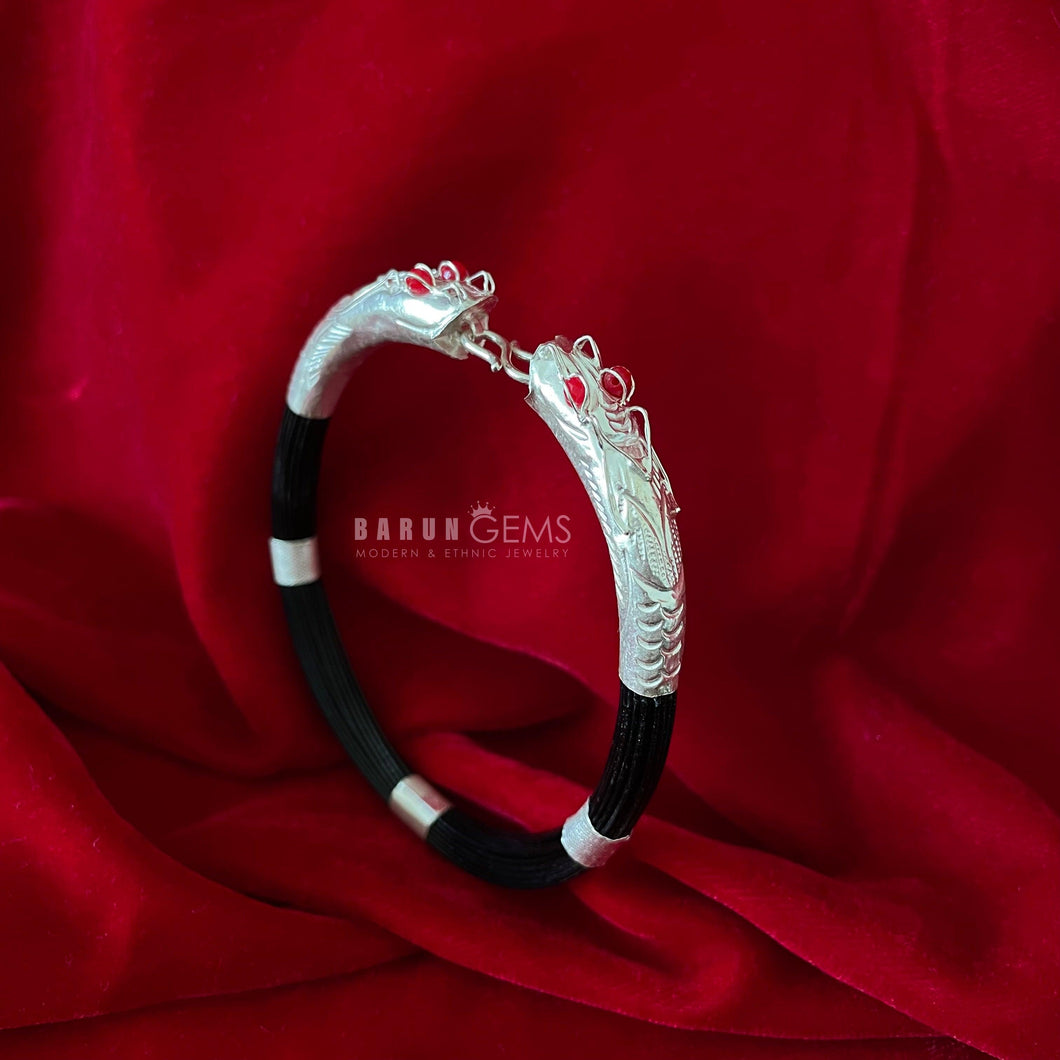 Silver Hatti-ko-Puchar Bracelet (red eyes)