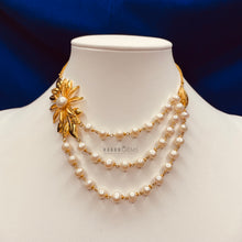 Load image into Gallery viewer, Gold &amp; Pearl Choker/Necklace (Baby/Toddler)
