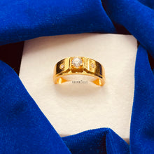 Load image into Gallery viewer, Gold Stone Ring
